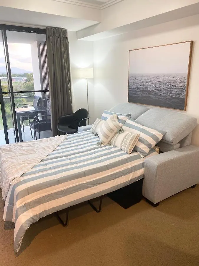 Cozy Cool Getaway Apartment Townsville